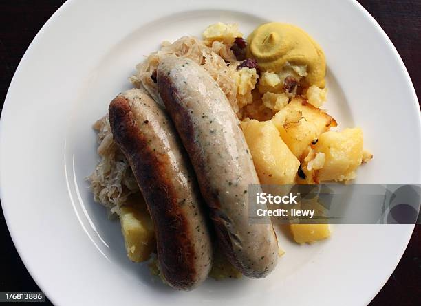 Gastrónomo Germant Salsicha Refeição - Fotografias de stock e mais imagens de Almoço - Almoço, Batatas Preparadas, Branco