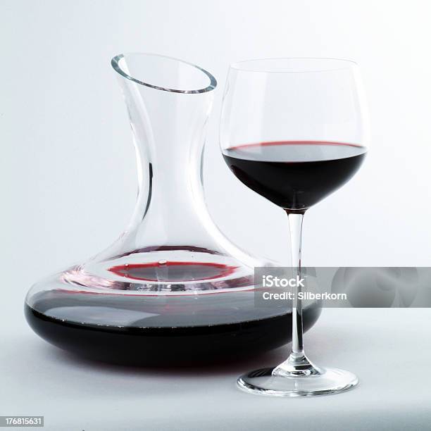 Вино И Для Сакэ — стоковые фотографии и другие картинки Алкоголь - напиток - Алкоголь - напиток, Без людей, Бутылка