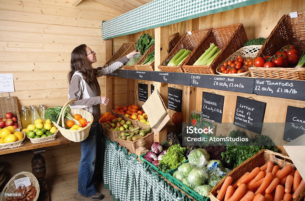 Compras de verduras - Foto de stock de Adulto libre de derechos