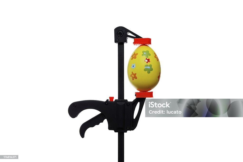 Uovo di Pasqua e Pinza di serraggio - Foto stock royalty-free di Aprile