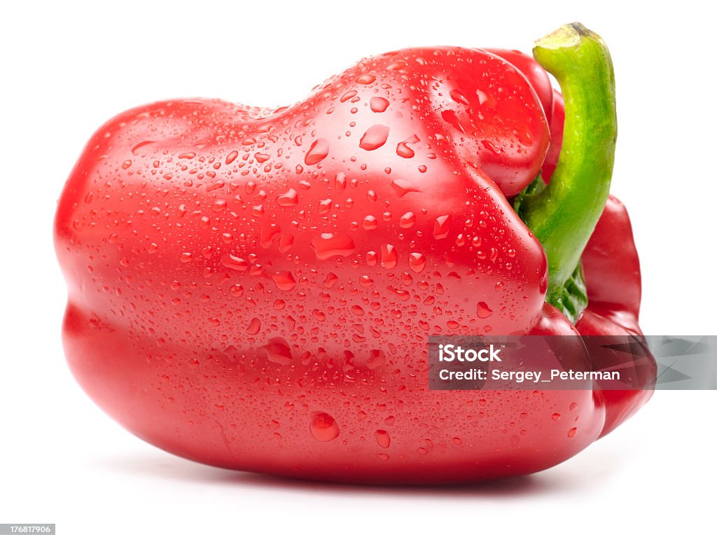 Páprica vermelha fresca molhado isolado a branco - Royalty-free Alimentação Saudável Foto de stock