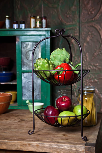 frutis y vegitables - vegitables in kitchen fotografías e imágenes de stock