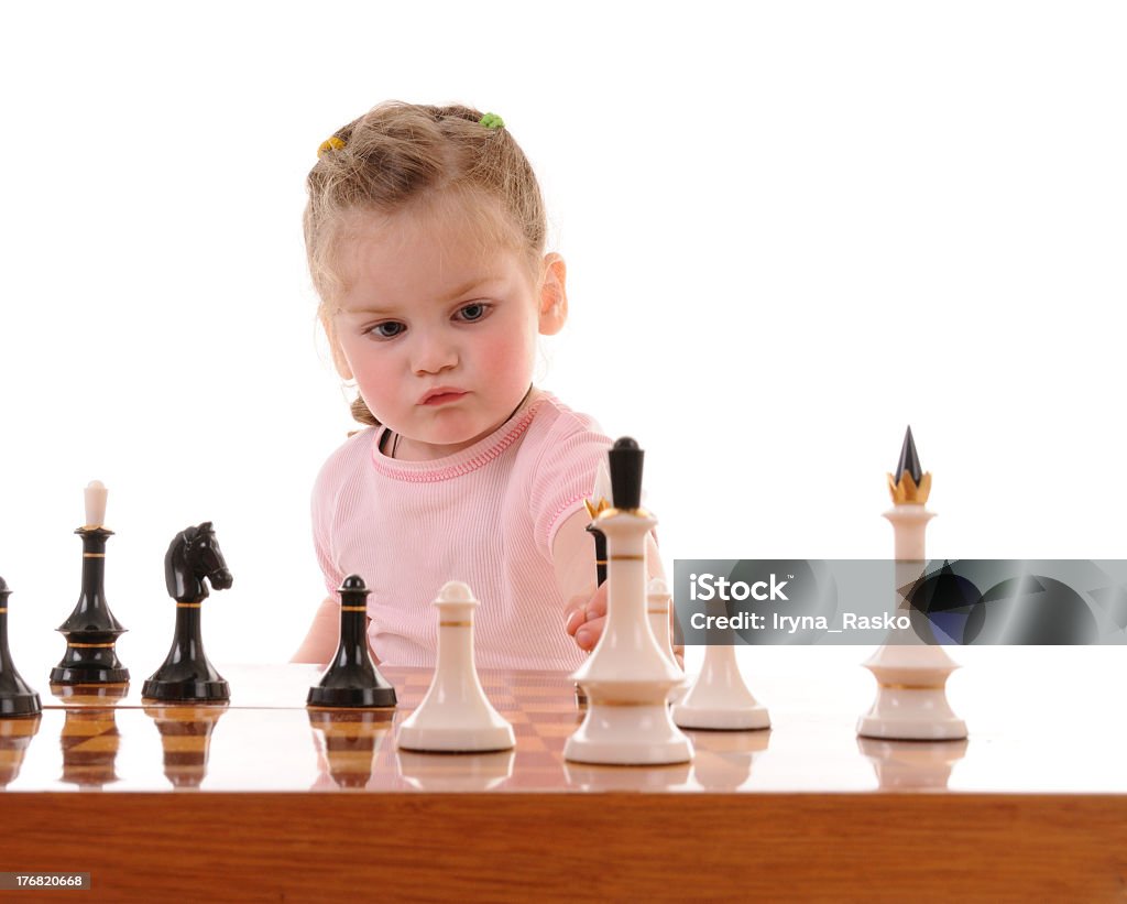 여자아이 재생 체스 - 로열티 프리 2-3 살 스톡 사진