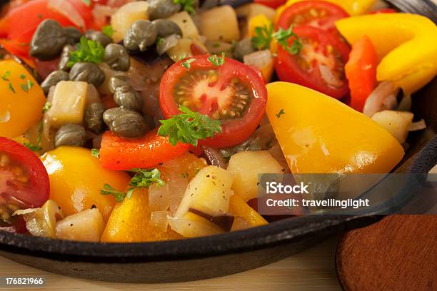 Italienisches Essen Salat Gemüsecaponata Stockfoto und mehr Bilder von Aubergine - Aubergine, Beilage, Caponata