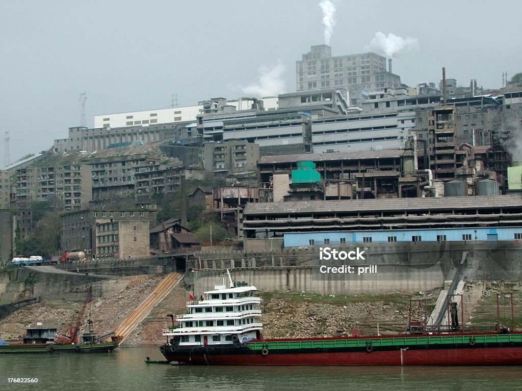 Industrielle Landschaften rund um Chongqing - Lizenzfrei Abgas Stock-Foto