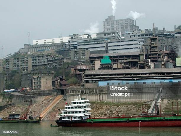 Industrielle Landschaften Rund Um Chongqing Stockfoto und mehr Bilder von Abgas - Abgas, Alt, Arbeiten