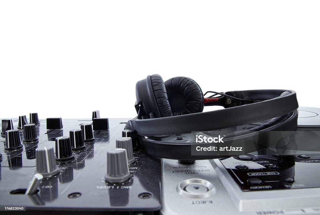 Misturador de dj com fones de ouvido - Foto de stock de Arte, Cultura e Espetáculo royalty-free