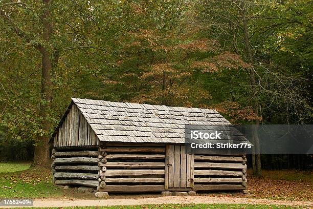 El Autódromo Homestead Foto de stock y más banco de imágenes de Cabaña de madera - Cabaña de madera, Cultura cheroqui, Aire libre