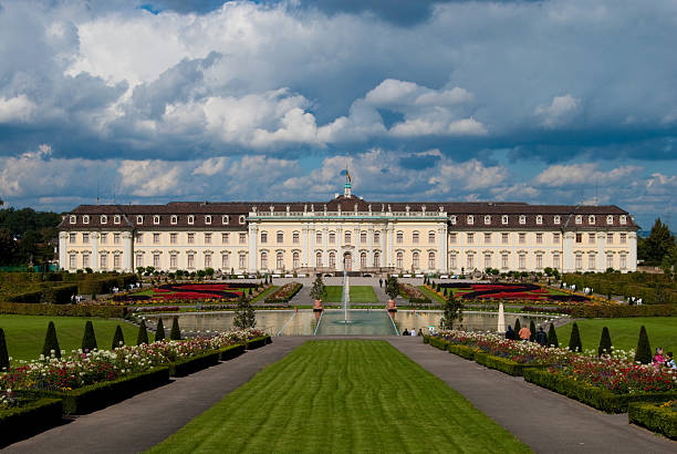 ludwigsburg royal palace unter schweren wolken - ludwigsburg stock-fotos und bilder