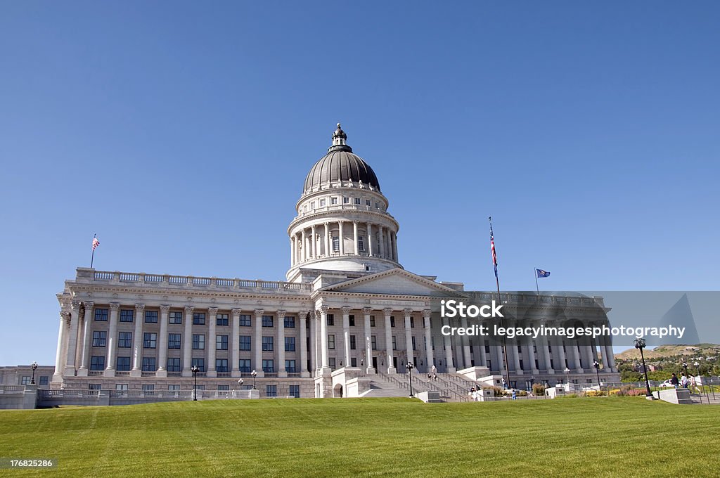 Utah State Capitol Building contro un cielo azzurro - Foto stock royalty-free di Architettura