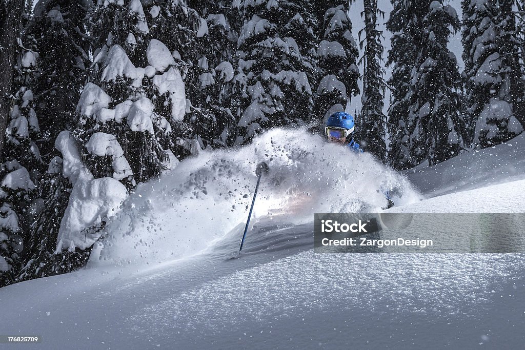 Esqui na neve fofa - Foto de stock de Artigo de vestuário para cabeça royalty-free