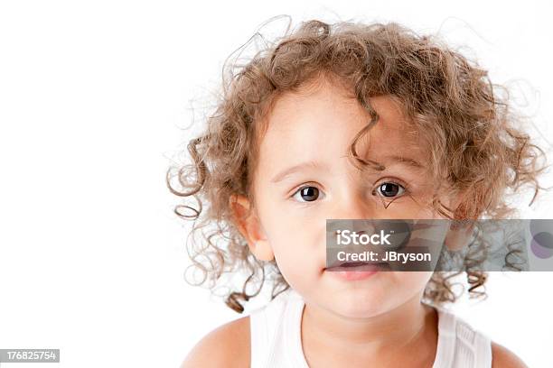 笑顔異人種の幼児の女の子 - 2歳から3歳のストックフォトや画像を多数ご用意 - 2歳から3歳, 幼児, 白背景