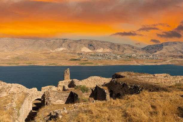 hasankeyf - country geographic area fotografías e imágenes de stock