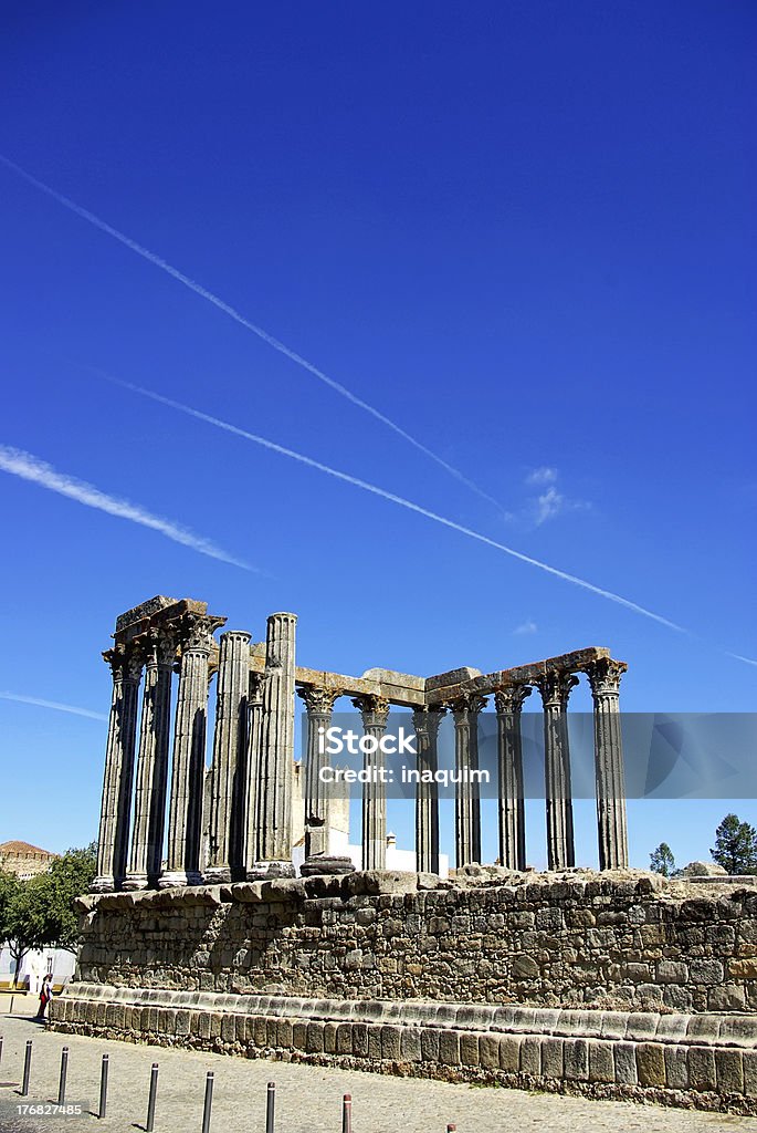Римский Храм, Évora. - Стоковые фото UNESCO - Organised Group роялти-фри