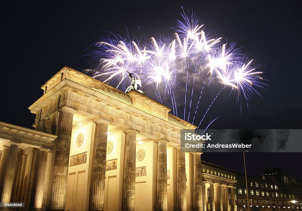 Feu d'artifice à la porte de Brandebourg à Berlin - Photo de Feu d'artifice libre de droits