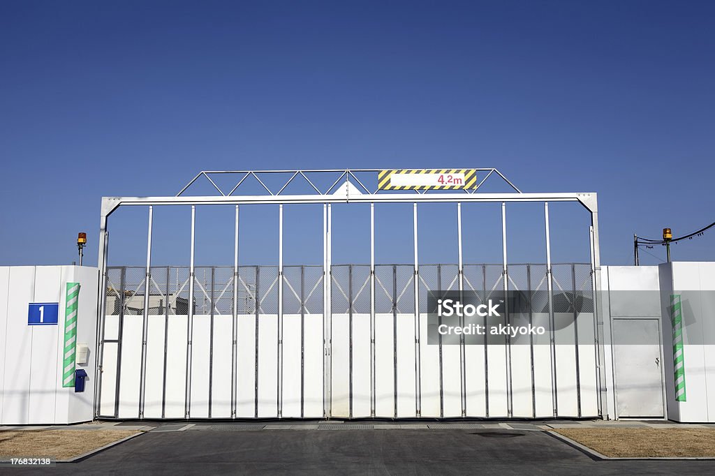 Cantiere di costruzione porta - Foto stock royalty-free di Rete metallica - Staccionata