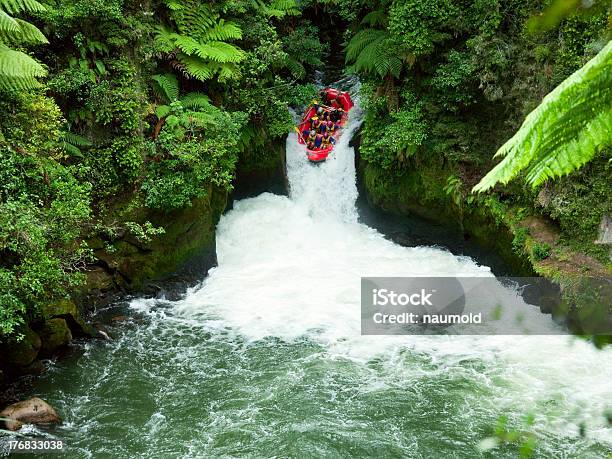 Rafting Em Rápidos - Fotografias de stock e mais imagens de Jangada no Rio - Jangada no Rio, Nova Zelândia, Aventura