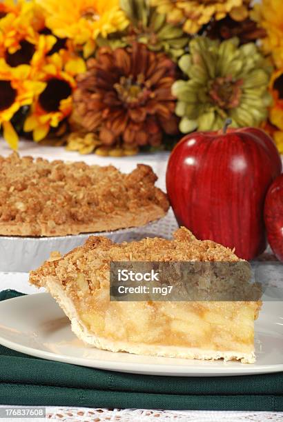 Ringraziamento Crumble Di Mele - Fotografie stock e altre immagini di Cannella - Cannella, Cibi e bevande, Cibo