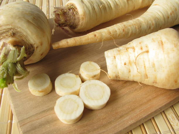 istock Root parsley - Wurzelpetersilie 176838750