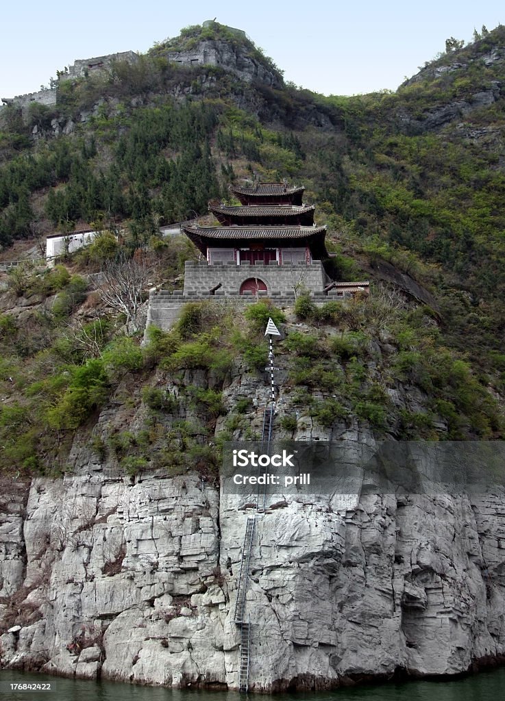 Palazzo fortificato sul fiume Yangtze - Foto stock royalty-free di Acqua