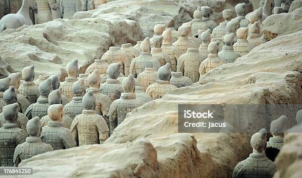 Guerreiros De Terra Cota - Fotografias de stock e mais imagens de Antigo - Antigo, Cerâmica de Terracota, China