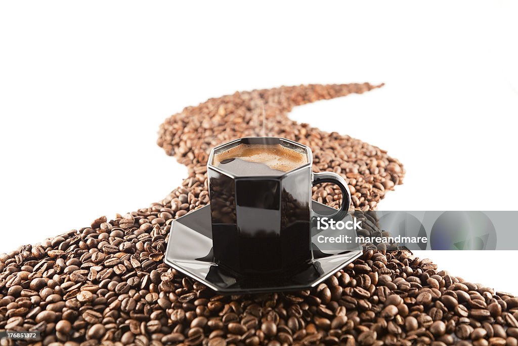 Xícara de café e grãos - Foto de stock de Assado royalty-free