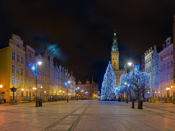 istock Gdansk Town Hall at night 176851777