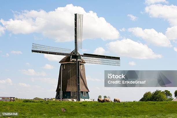 Голландский Ветряная Мельница — стоковые фотографии и другие картинки Без людей - Без людей, Водяная мельница, Горизонтальный