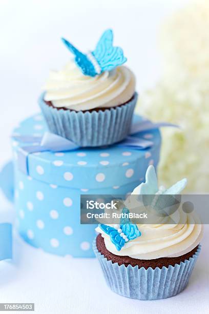 Farfalla Cupcakes - Fotografie stock e altre immagini di Assistenza - Assistenza, Bianco, Blu