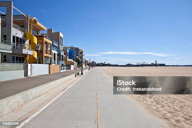 Playa De Santa Mónica Sendero Para Ciclistas Foto de stock y más banco de imágenes de Playa - Playa, Carril para ciclistas, Calle