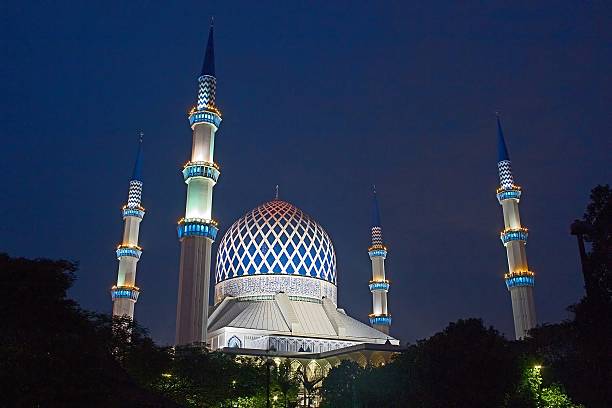 istock The Sultan Salahuddin Abdul Aziz Shah Mosque 176856654