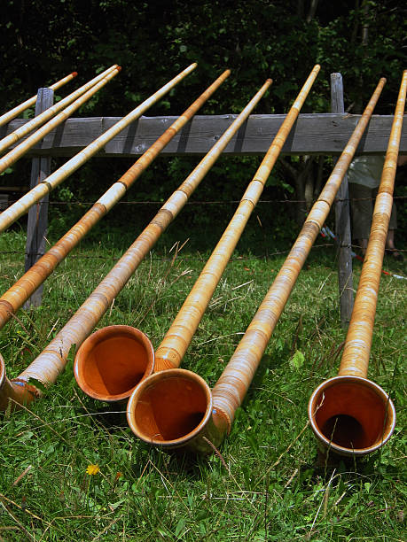 несколько alphorns - alpenhorn allgau switzerland music стоковые фото и изображения