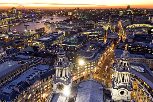 ロンドンの街 - london england thames river millennium wheel aerial view ストックフォトと画像