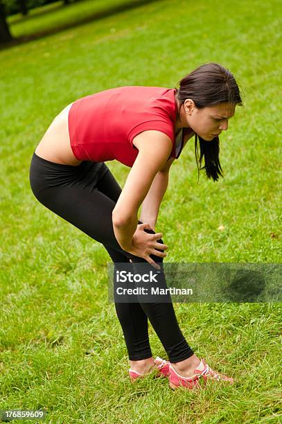 Lesão No Joelho Dordesporto - Fotografias de stock e mais imagens de Adulto - Adulto, Articulação - Parte do corpo, Articulação humana