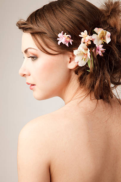 Acconciatura da Sposa con fiori - foto stock