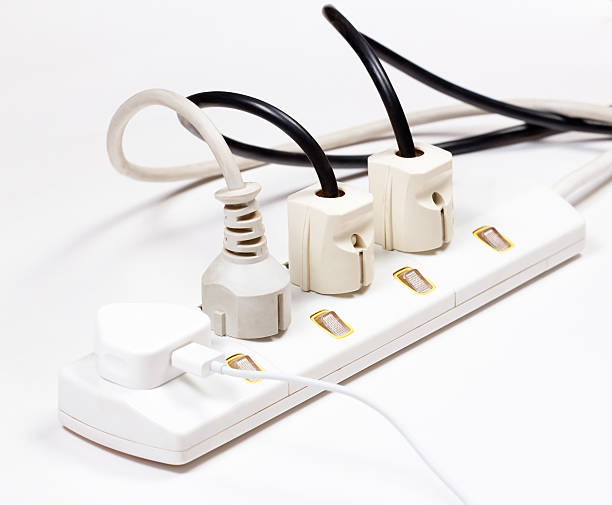 ホワイトの横方向のソケットおよびプラグ - extension cord push button cable electric plug ストックフォトと画像