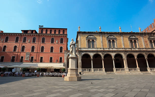 istock Statue of Dante in Verona 176861133
