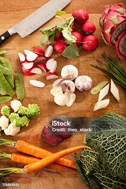 Organic Vegatables - Fotografie stock e altre immagini di Aglio - Alliacee - Aglio - Alliacee, Alimentazione sana, Baccello - Stadio di crescita floreale