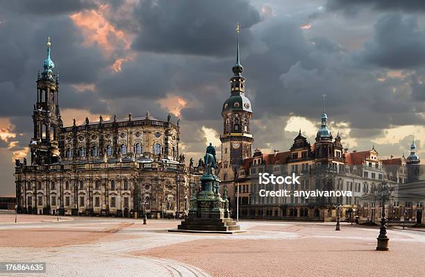 Katholische Hofkirche In Dresden Stockfoto und mehr Bilder von Architektur - Architektur, Barock, Bedeckter Himmel