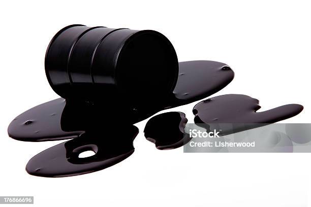 Barile Di Petrolio - Fotografie stock e altre immagini di Colore nero - Colore nero, Latta dell'olio, Petrolio