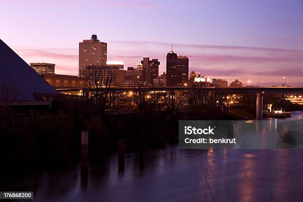 Vista De Los Edificios De La Ciudad De Memphis Foto de stock y más banco de imágenes de Memphis - Tennessee - Memphis - Tennessee, Panorama urbano, Tennessee