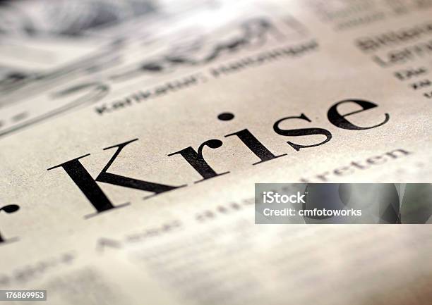 Überschrift Krise - Fotografie stock e altre immagini di Affari - Affari, Astratto, Composizione orizzontale