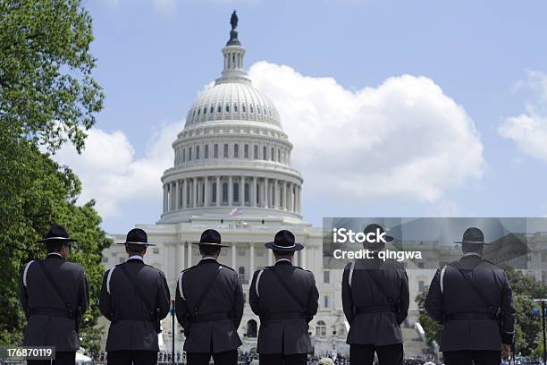 Foto de Polícia Memorial At The Capitol e mais fotos de stock de Força Policial - Força Policial, Capitólio - Capitol Hill, Evento de homenagem