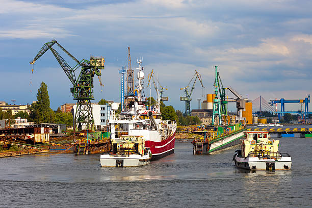 배송 도킹 - tugboat nautical vessel sea gdansk 뉴스 사진 이미지