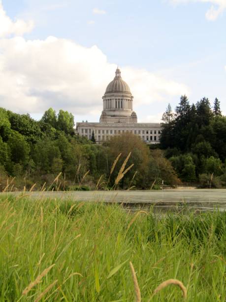 헤리티지 파크에서 바라본 국회의사당 건물 전경, 올림피아, 워싱턴 주, 미국 - washington state olympia state capital 뉴스 사진 이미지