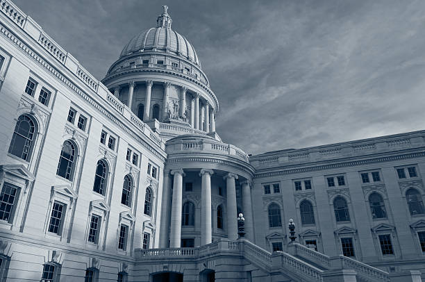 State capitol building, Madison. "Image of state capitol building in Madison, Wisconsin, USA." wisconsin state capitol building stock pictures, royalty-free photos & images