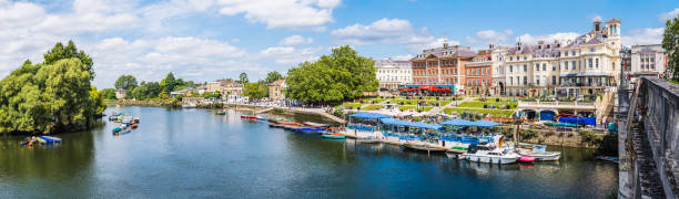 londres richmond upon thames pitoresca cidade ribeirinha movimentada panorama à beira-mar - richmond upon thames - fotografias e filmes do acervo