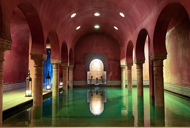 terme arabe a granada, andalusia, spagna - ancient arabic style arch architecture foto e immagini stock