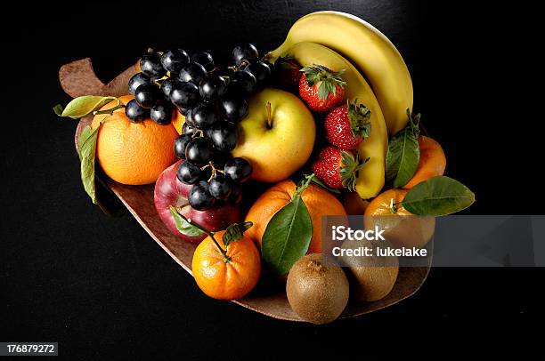 Composizione Di Frutta - Fotografie stock e altre immagini di Agricoltura - Agricoltura, Arancia, Banana - Frutto tropicale