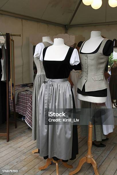 Atelier Stockfoto und mehr Bilder von Abendkleid - Abendkleid, Dienstleistung, Dorf